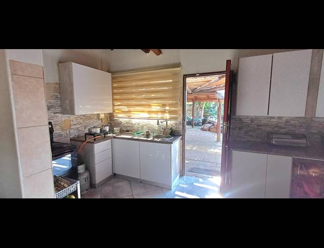 3 BEDROOM FREEHOLD FOR SALE IN KARENPARK